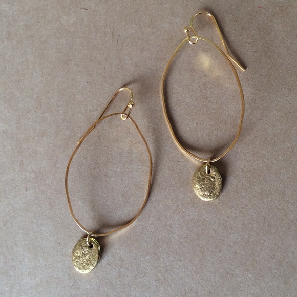 NEW Earrings - Picture 5 of 6